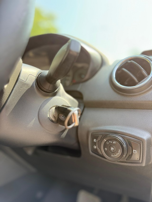 Second-hand 2016 Ford Figo 1.5P Titanium AT for sale in Surat-11