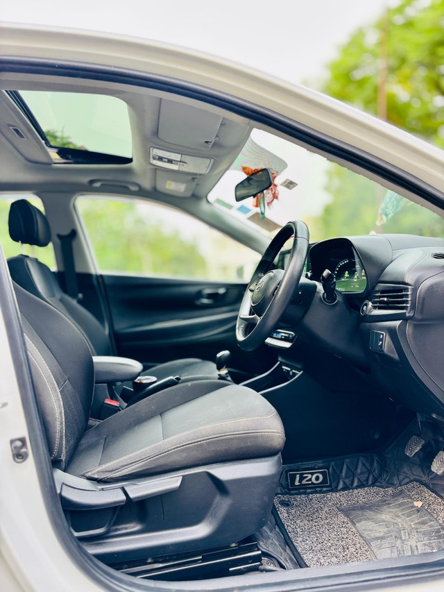 Second-hand 2023 Hyundai i20 Asta Opt for sale in New Delhi-11