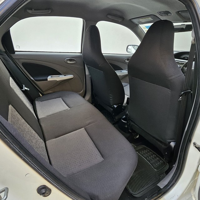 Second-hand 2011 Toyota Etios V for sale in Gurgaon-9