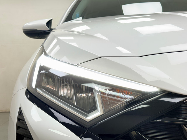 Second-hand 2024 Hyundai i20 Asta Opt IVT for sale in Pune-11