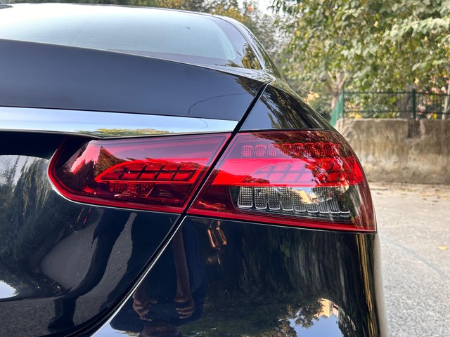 Second-hand 2022 Mercedes-Benz E-Class Expression E 200 for sale in New Delhi-6