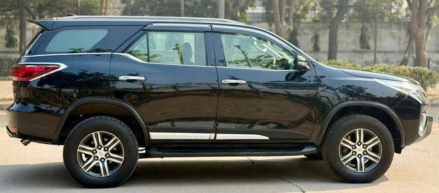 Second-hand 2019 Toyota Fortuner 2.8 2WD AT BSIV for sale in New Delhi-1