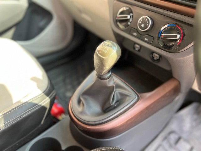 Second-hand 2022 Hyundai Aura S CNG for sale in Thane-10