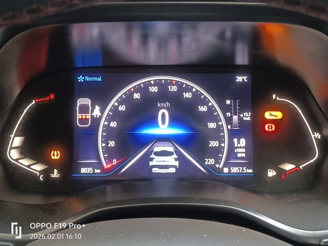 Second-hand 2024 Renault Kiger RXZ for sale in Mumbai-15