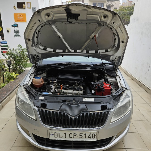 Skoda Rapid 1.6 MPI AT Elegance Second-hand 2013 Skoda Rapid 1.6 MPI AT Elegance for sale in Gurgaon-11