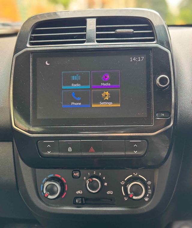 Second-hand 2022 Renault KWID 1.0 RXT BSVI for sale in Surat-7