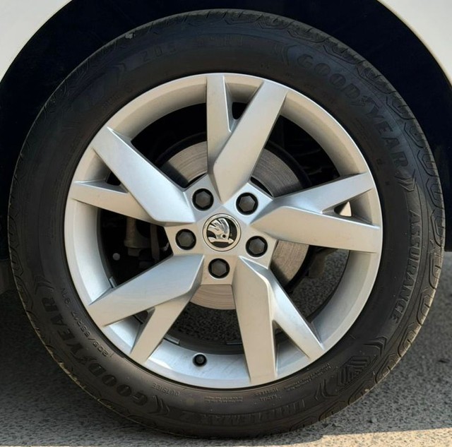 Second-hand 2022 Skoda Octavia Style for sale in New Delhi-5