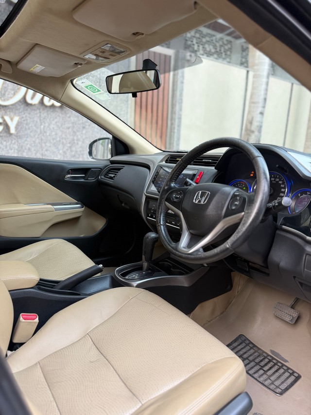 Second-hand 2014 Honda City i VTEC CVT VX for sale in Surat-7