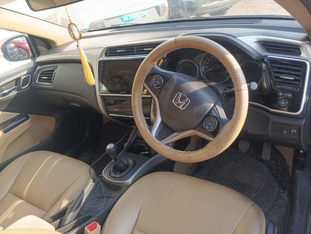 Second-hand 2019 Honda City i-VTEC V for sale in Gurgaon-2