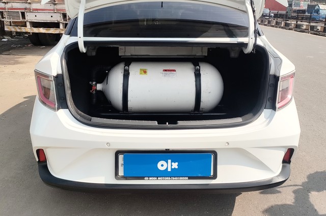 Second-hand 2022 Hyundai Aura S CNG for sale in Thane-14