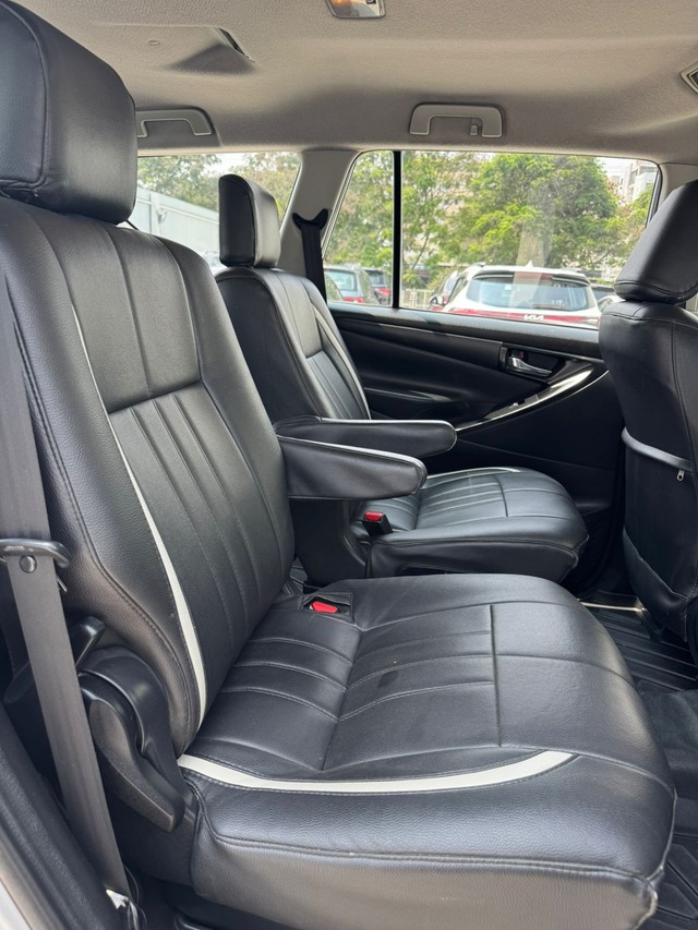 Toyota Innova Crysta 2.4 GX MT BSIV Second-hand 2017 Toyota Innova Crysta 2.4 GX MT BSIV for sale in Hyderabad-10