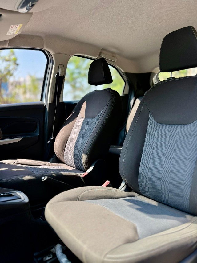 Second-hand 2016 Ford Figo 1.5P Titanium AT for sale in Surat-12