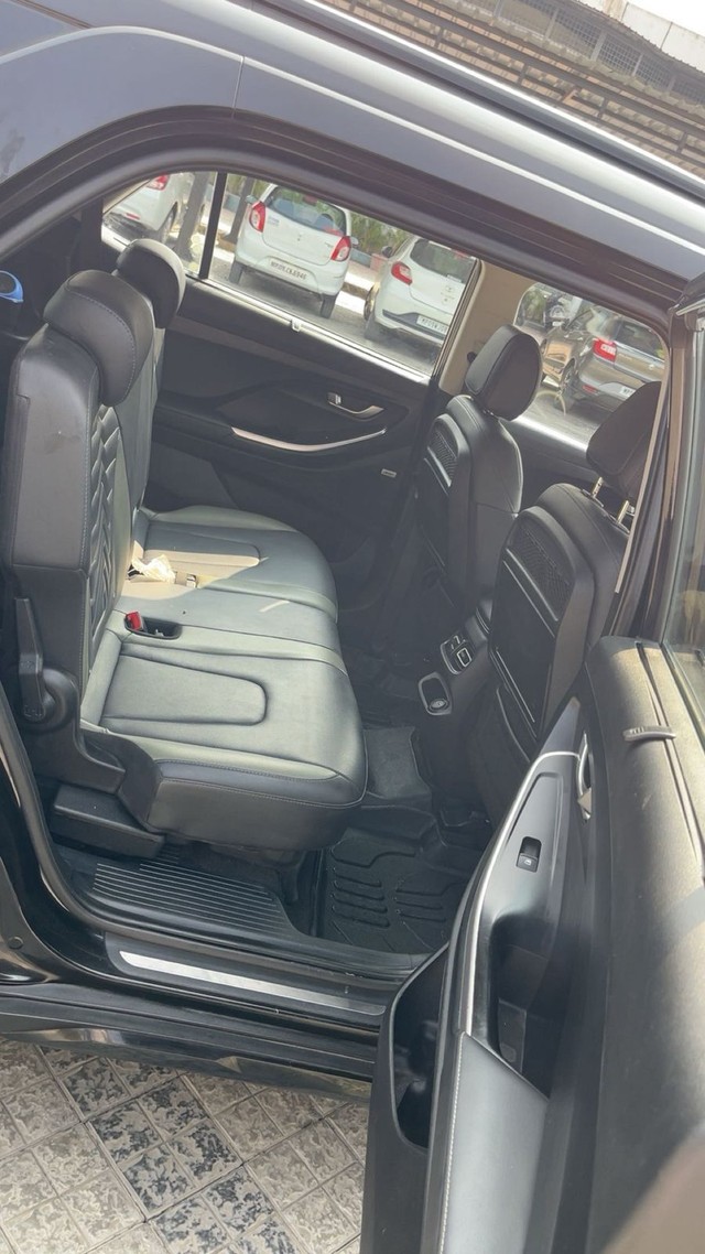 Second-hand 2023 Hyundai Alcazar Platinum AE 7Str Diesel for sale in Indore-5