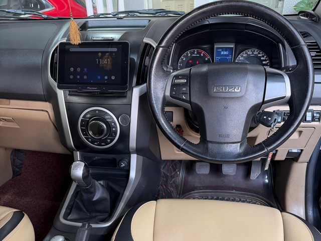 Second-hand 2017 Isuzu D-Max 4X4 for sale in Hyderabad-7