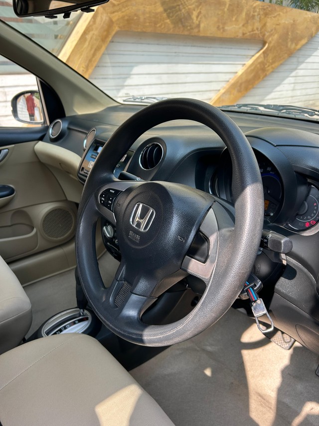 Second-hand 2015 Honda Brio VX AT for sale in Surat-8