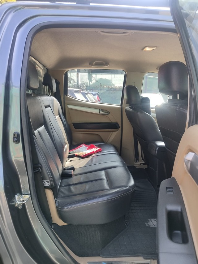 Second-hand 2018 Isuzu D-Max High for sale in Hyderabad-9