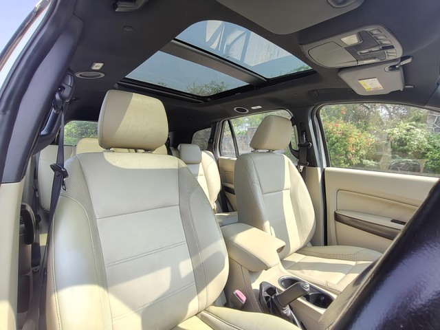 Second-hand 2017 Ford Endeavour 3.2 Titanium AT 4X4 for sale in New Delhi-16