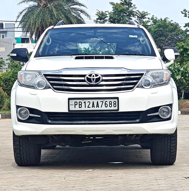 Toyota Fortuner 4x2 AT Second-hand 2016 Toyota Fortuner 4x2 AT for sale in Mohali