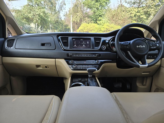 Second-hand 2022 Kia Carnival Limousine for sale in New Delhi-15