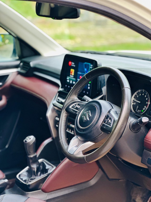 Second-hand 2024 Maruti Suzuki Grand Vitara Alpha for sale in New Delhi-6