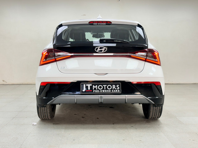 Second-hand 2024 Hyundai i20 Asta Opt IVT for sale in Pune-2