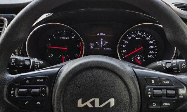 Second-hand 2022 Kia Carnival Limousine for sale in New Delhi-18