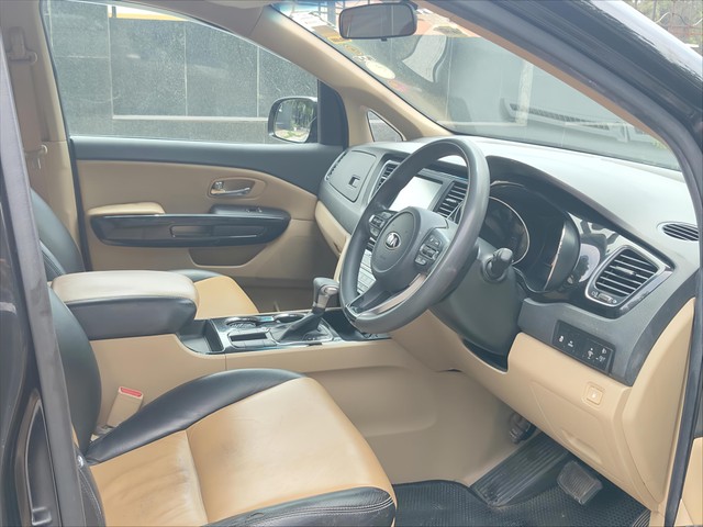 Kia Carnival Prestige Second-hand 2020 Kia Carnival Prestige for sale in New Delhi-13