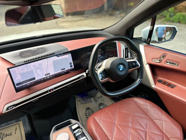 Second-hand 2024 BMW iX xDrive40 for sale in New Delhi-9