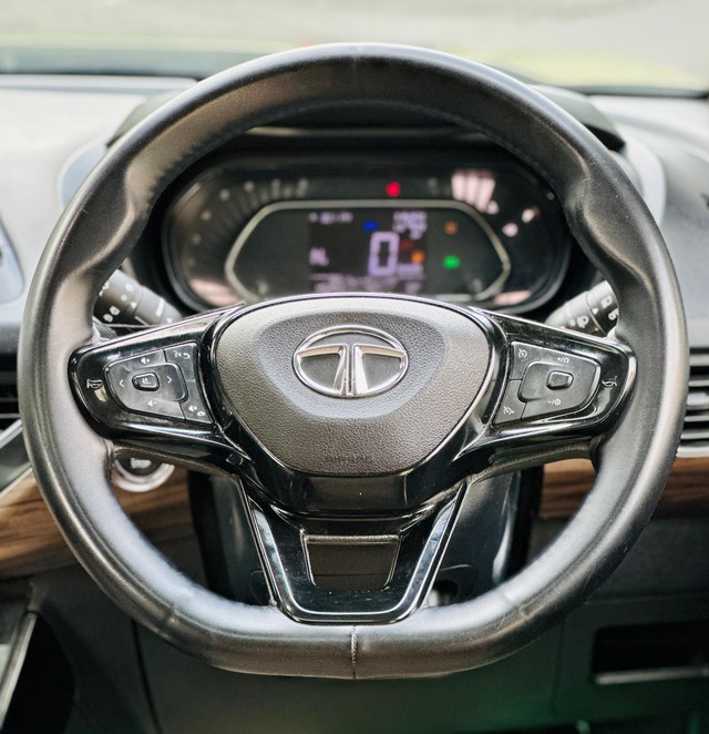 Second-hand 2022 Tata Nexon XZA Plus Kaziranga Edition AMT for sale in New Delhi-14