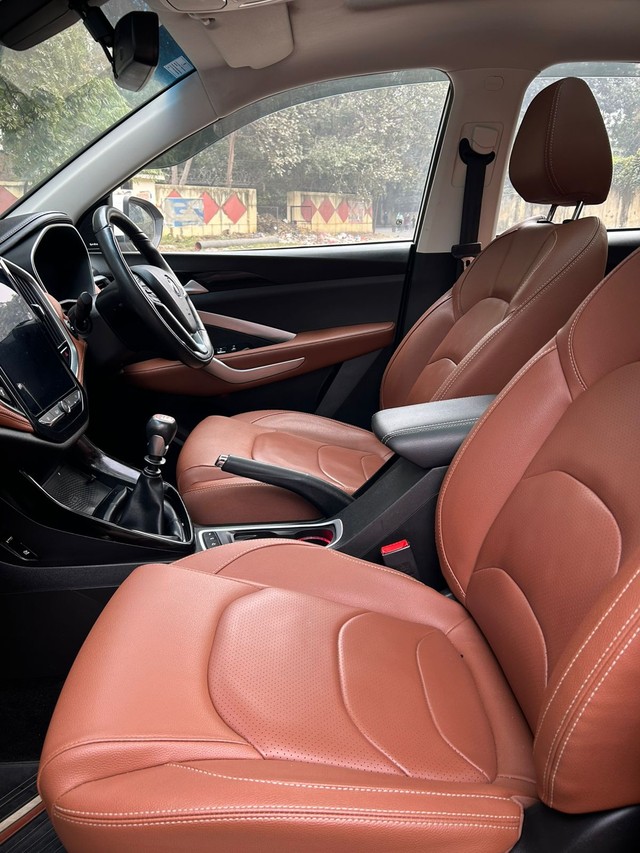 Second-hand 2022 MG Hector Plus Sharp Diesel MT for sale in New Delhi-14