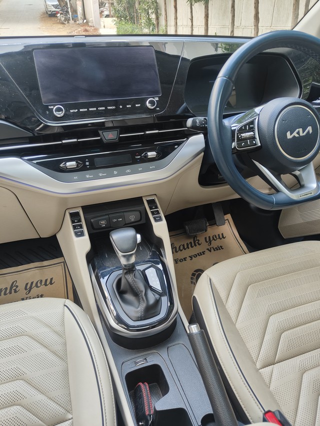 Kia Carens Luxury Plus Diesel AT 6 STR BSVI Second-hand 2022 Kia Carens Luxury Plus Diesel AT 6 STR BSVI for sale in Hyderabad-11