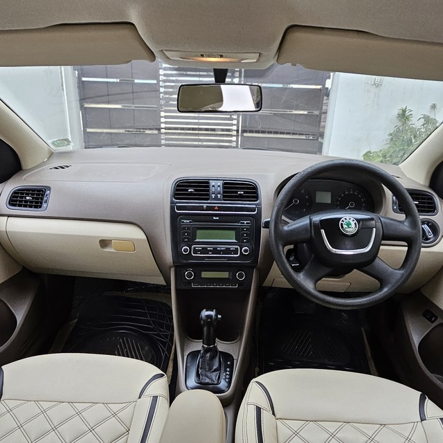 Skoda Rapid 1.6 MPI AT Elegance Second-hand 2013 Skoda Rapid 1.6 MPI AT Elegance for sale in Gurgaon-8