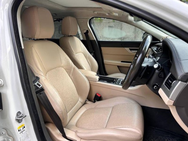 Second-hand 2021 Jaguar XF 2.0 Petrol Prestige for sale in New Delhi-5