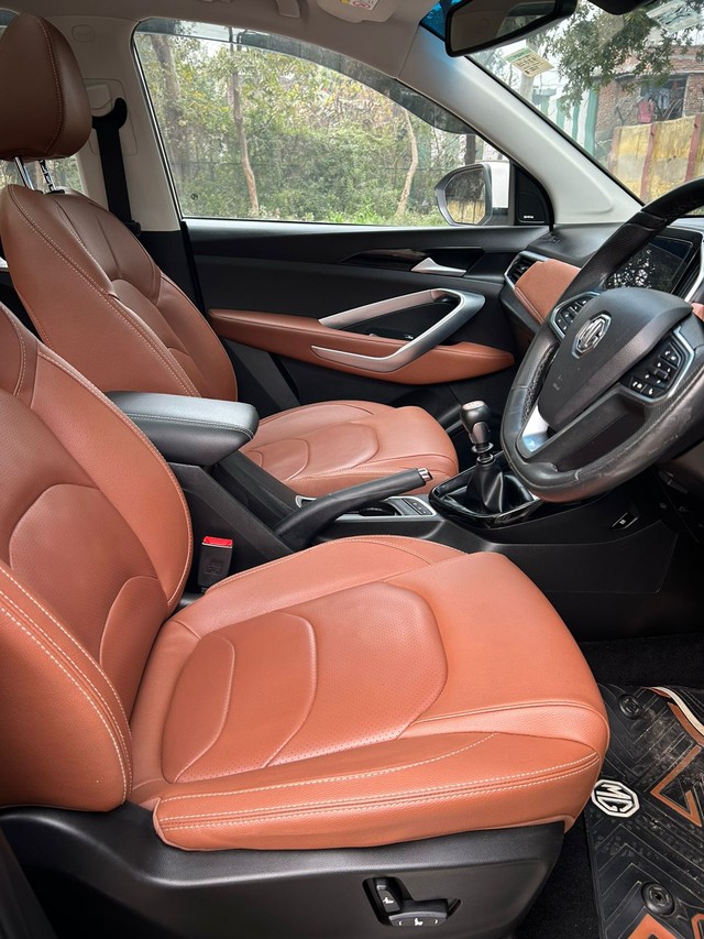 Second-hand 2022 MG Hector Plus Sharp Diesel MT for sale in New Delhi-15