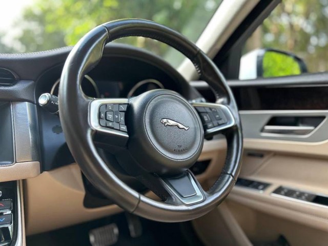 Second-hand 2021 Jaguar XF 2.0 Petrol Prestige for sale in New Delhi-9