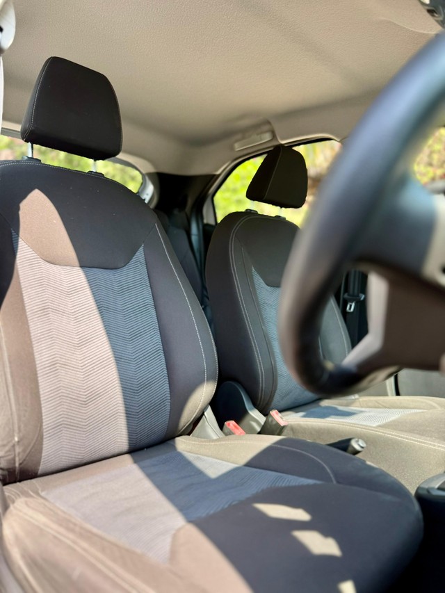 Second-hand 2016 Ford Figo 1.5P Titanium AT for sale in Surat-15