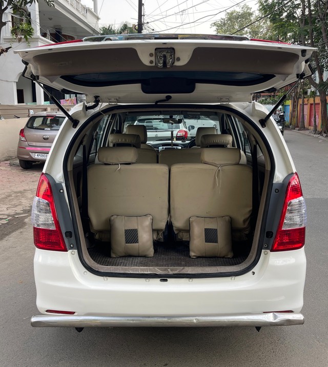 Second-hand 2015 Toyota Innova 2.5 G (Diesel) 7 Seater BS IV for sale in Indore-5