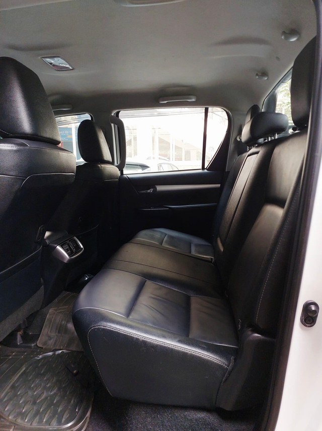 Second-hand 2023 Toyota Hilux High AT BSVI for sale in New Delhi-11