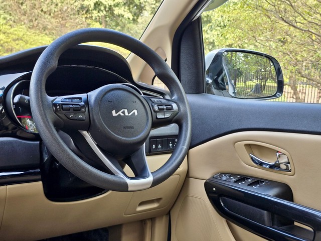 Second-hand 2022 Kia Carnival Limousine for sale in New Delhi-17