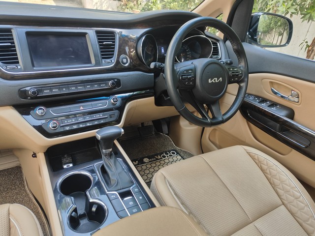 Kia Carnival Limousine Plus Second-hand 2022 Kia Carnival Limousine Plus for sale in Hyderabad-12