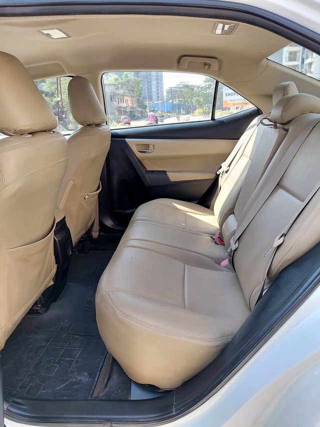 Second-hand 2015 Toyota Corolla Altis G AT for sale in Mumbai-13