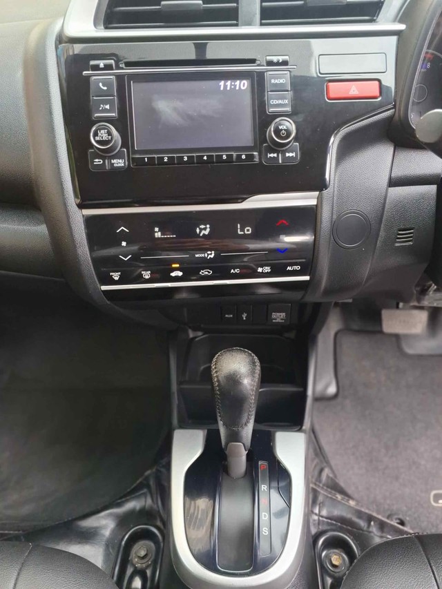Second-hand 2016 Honda Jazz 1.2 S AT i VTEC for sale in Surat-4
