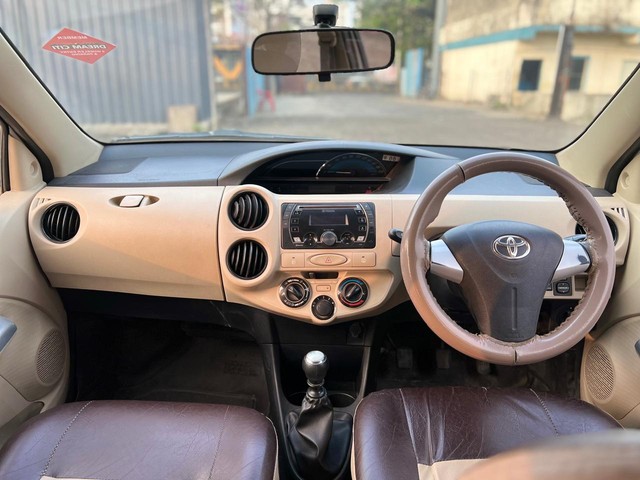 Second-hand 2017 Toyota Etios Liva 1.4 VD for sale in Pune-12