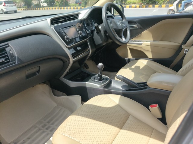 Honda City i VTEC V Second-hand 2016 Honda City i VTEC V for sale in New Delhi-5