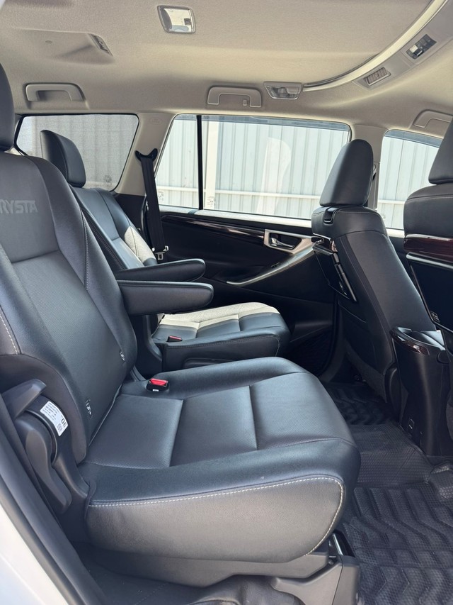 Toyota Innova Crysta 2.4 Zx 7Str Second-hand 2024 Toyota Innova Crysta 2.4 Zx 7Str for sale in Hyderabad-9