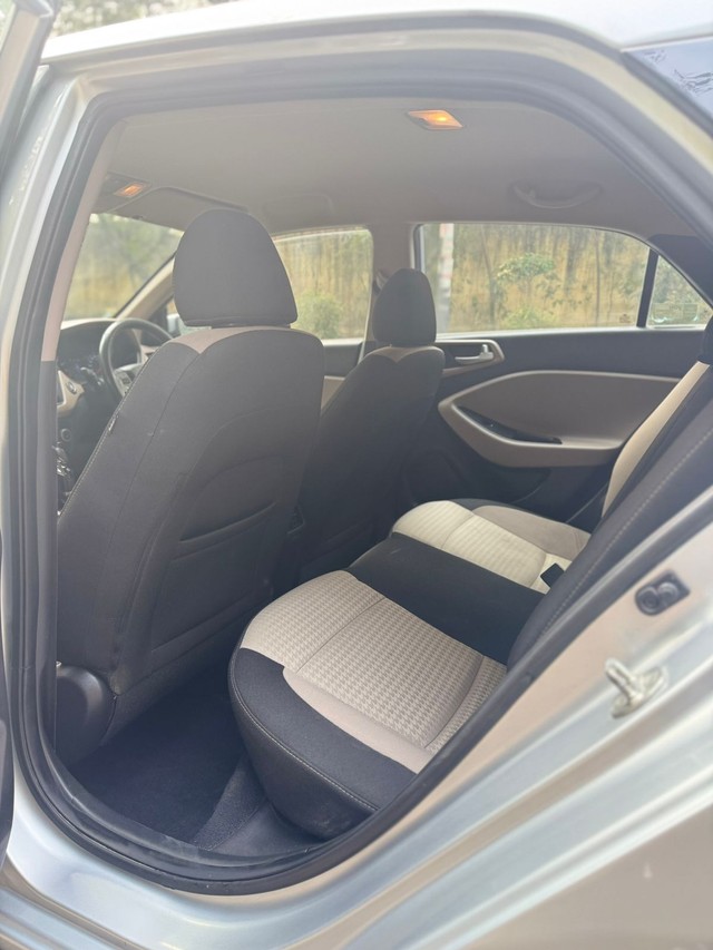 Second-hand 2019 Hyundai i20 Asta Option CVT BSIV for sale in New Delhi-14