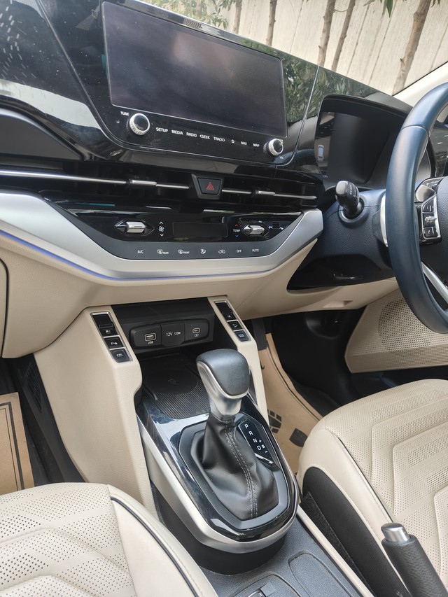 Kia Carens Luxury Plus Diesel AT 6 STR BSVI Second-hand 2022 Kia Carens Luxury Plus Diesel AT 6 STR BSVI for sale in Hyderabad-12