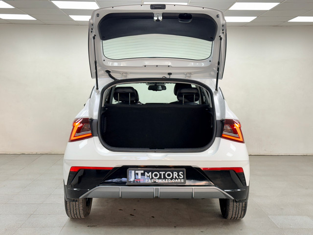 Second-hand 2024 Hyundai i20 Asta Opt IVT for sale in Pune-7