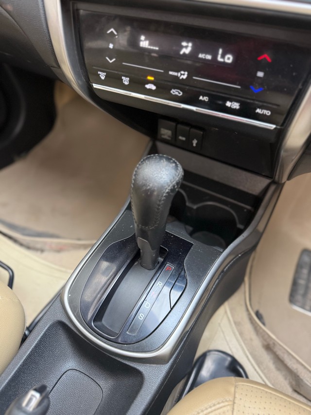 Second-hand 2014 Honda City i VTEC CVT VX for sale in Surat-9