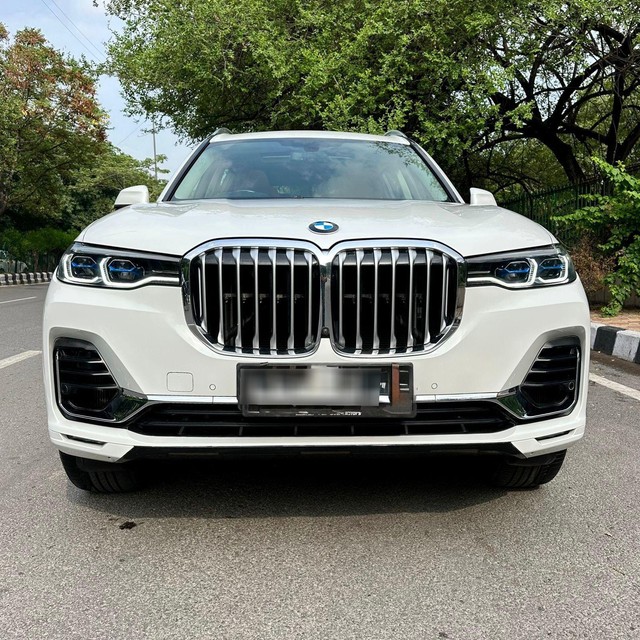 Second-hand 2022 BMW X7 xDrive30d DPE Signature for sale in New Delhi-5